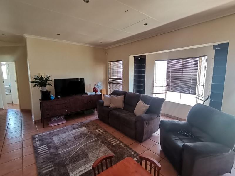 2 Bedroom Property for Sale in Vaalpark Free State